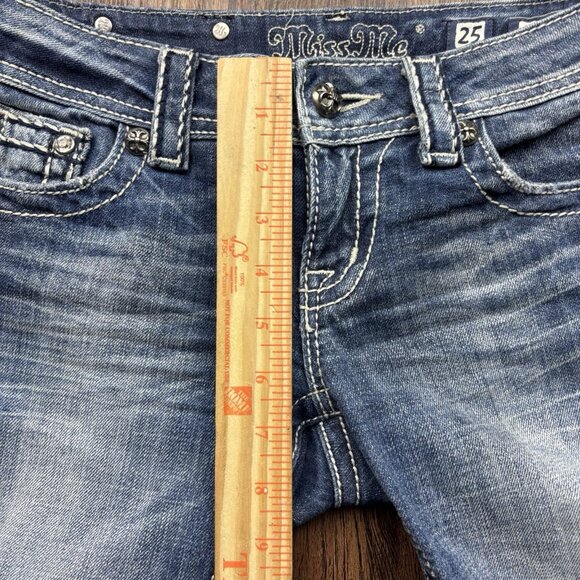 Miss Me Bermuda Jean Shorts Sequins Distressed Medium Wash Size 25 - Picture 8 of 11